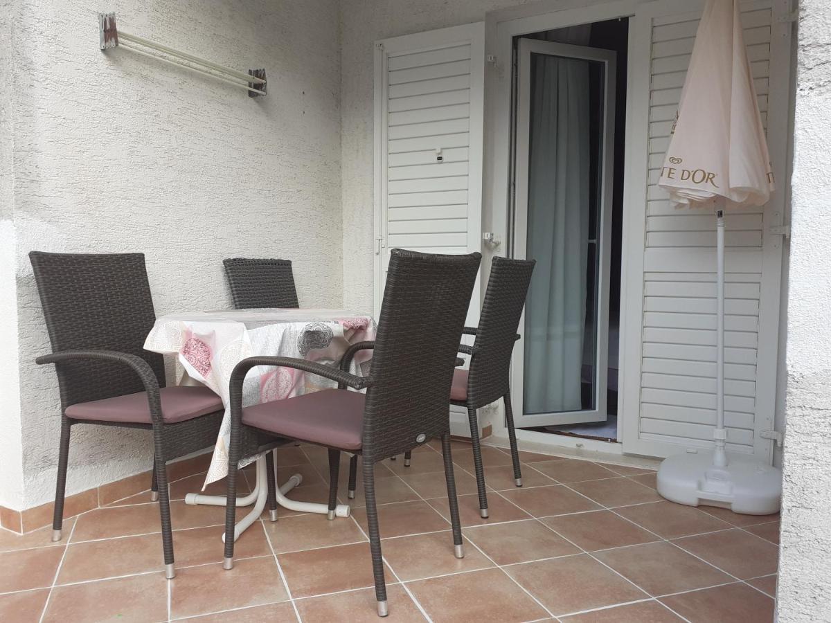 Omis Apartmani Mouse Kültér fotó