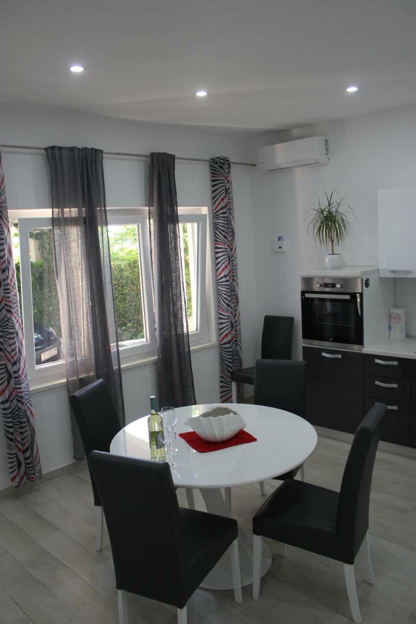 Omis Apartmani Mouse Kültér fotó