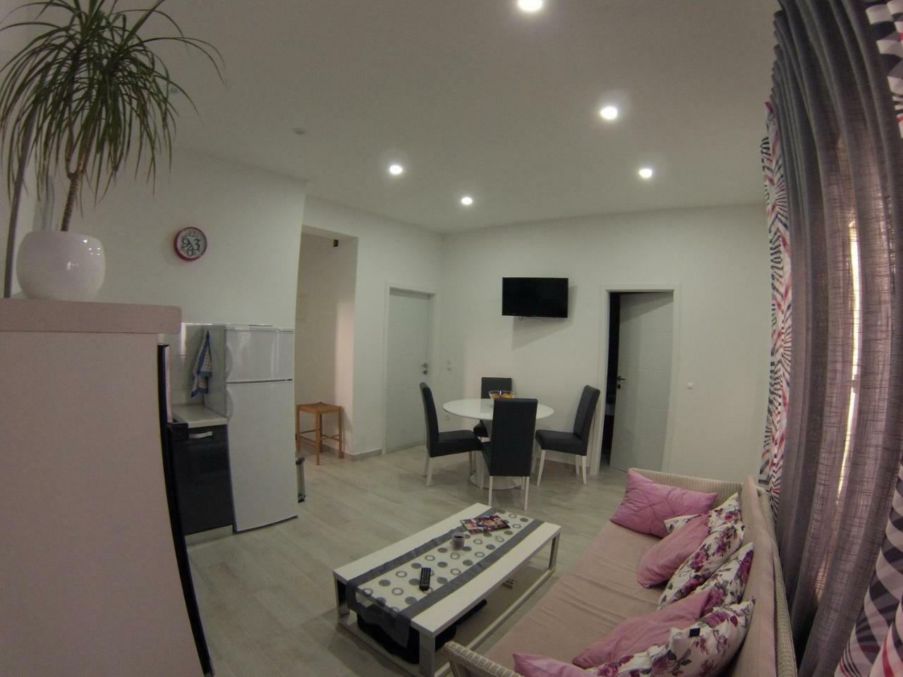 Omis Apartmani Mouse Kültér fotó
